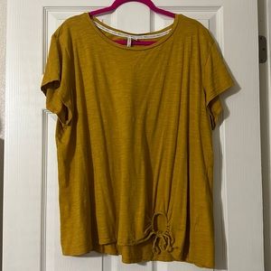 Deep mustard yellow shirt size 22-24